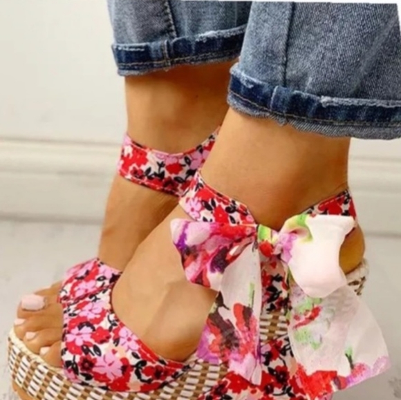 Shoes - Womans Bowknot Design Wedges.
